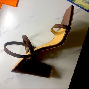 Dark chocolate sandal heels 👠 👠
